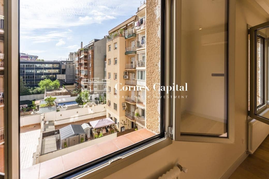 4 soveværelse Lejlighed til salg i Barcelona by - € 1.100.000 (Ref: 8385667)