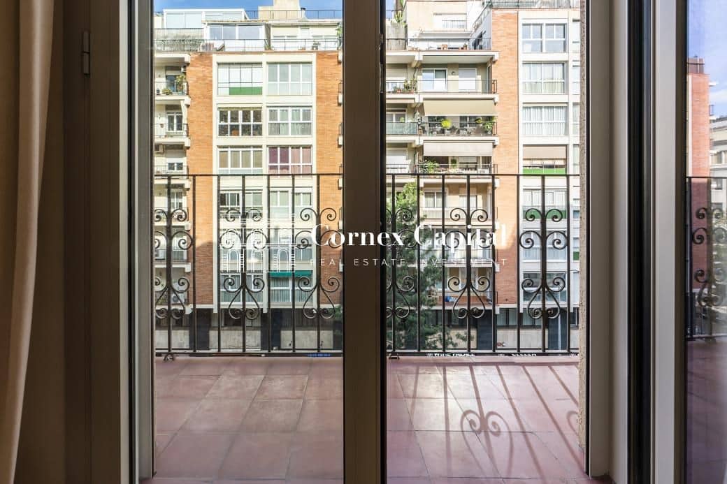 4 soveværelse Lejlighed til salg i Barcelona by - € 1.100.000 (Ref: 8385667)