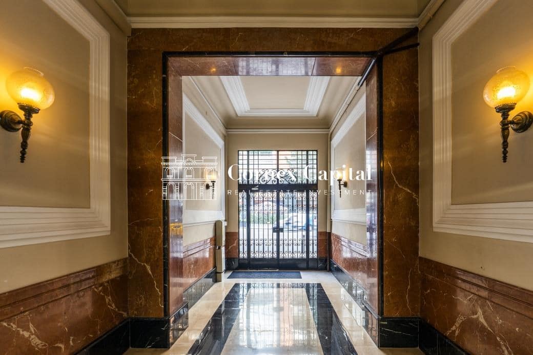 4 soveværelse Lejlighed til salg i Barcelona by - € 1.100.000 (Ref: 8385667)