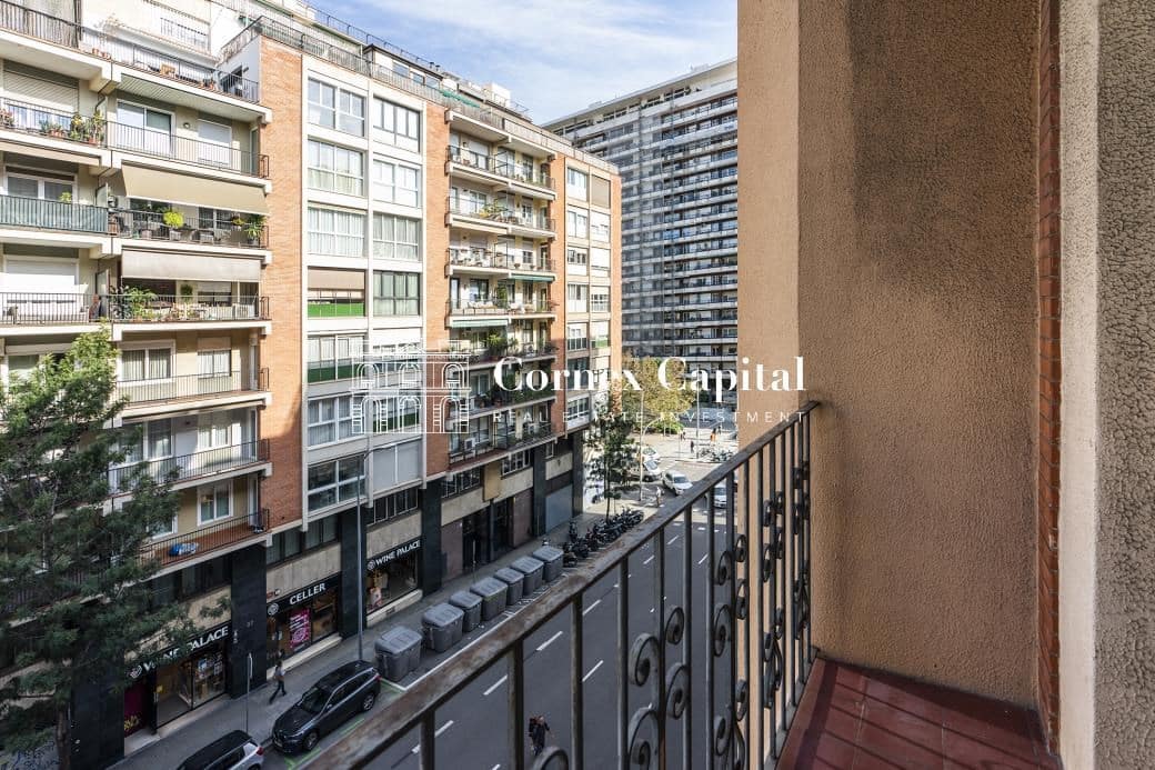 4 soveværelse Lejlighed til salg i Barcelona by - € 1.100.000 (Ref: 8385667)