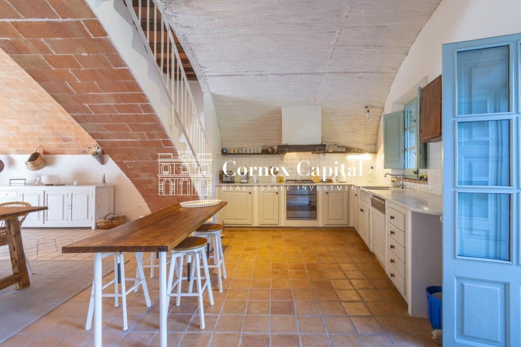 4 soveværelse Byhus til leje i Vilopriu med swimmingpool - € 10.000 (Ref: 8398991)