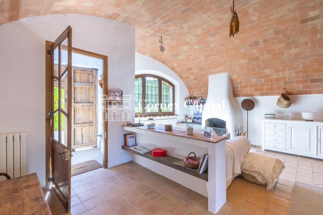 4 soveværelse Byhus til leje i Vilopriu med swimmingpool - € 10.000 (Ref: 8398991)