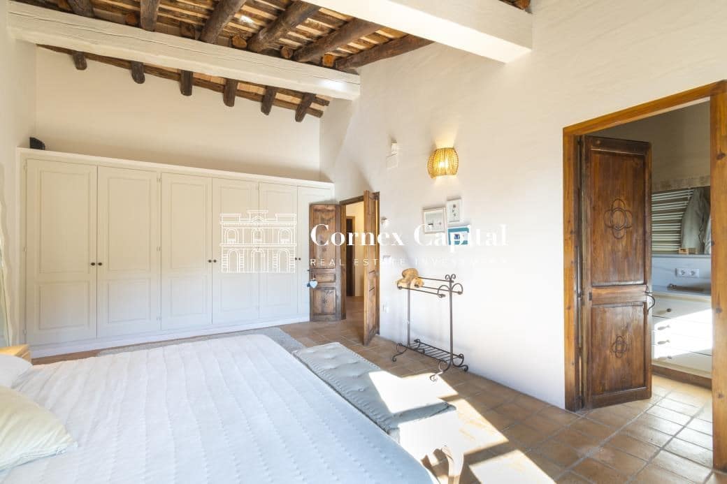 4 soveværelse Byhus til leje i Vilopriu med swimmingpool - € 10.000 (Ref: 8398991)