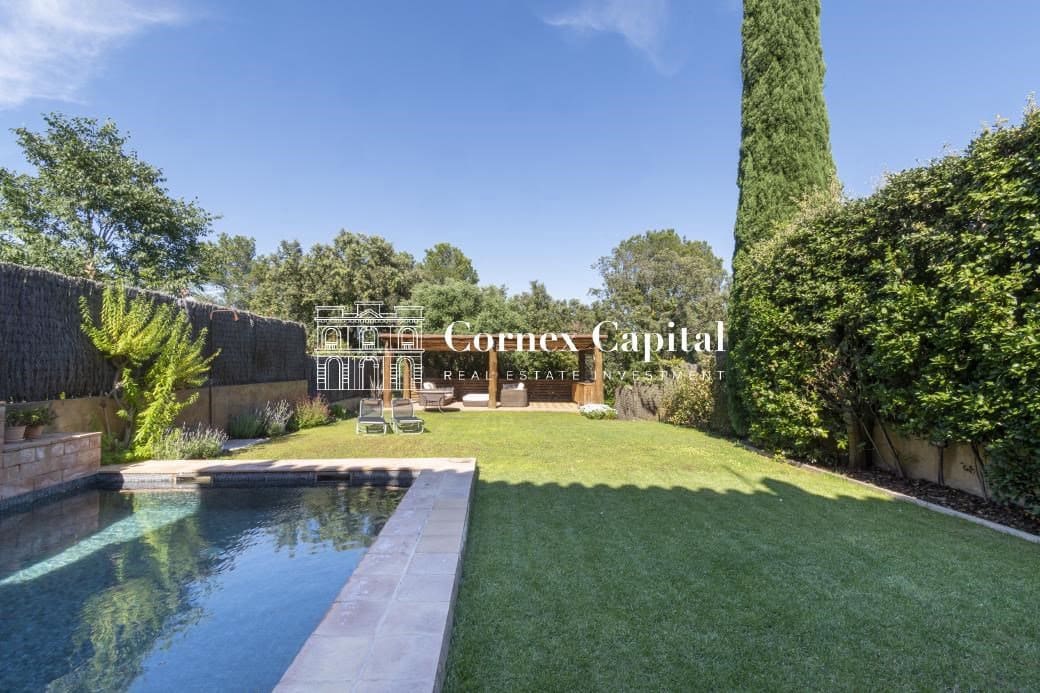 Maison de Ville de 4 chambres à louer à Vilopriu avec piscine garage - 10 000 € (Ref: 8398991)