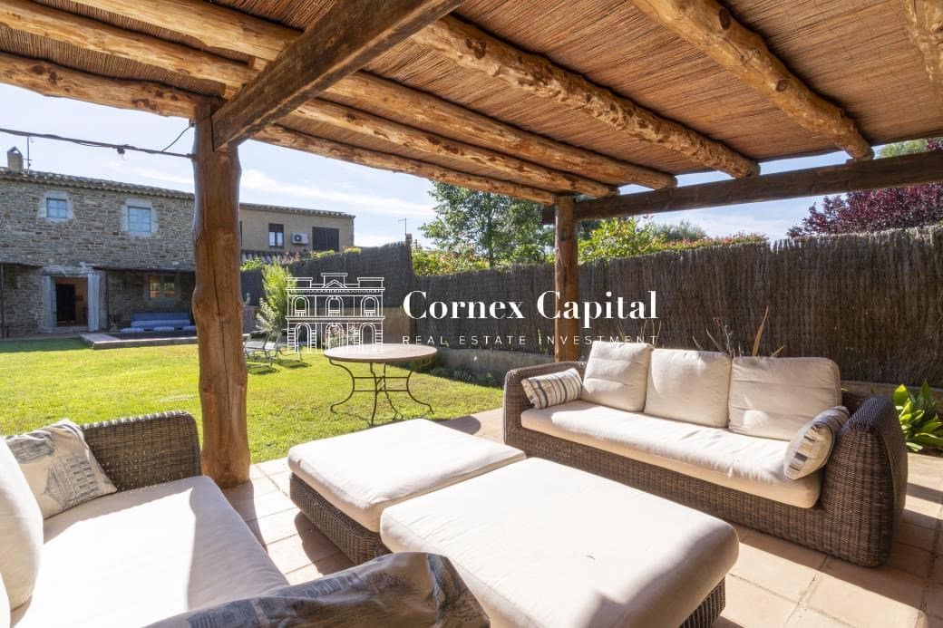 Maison de Ville de 4 chambres à louer à Vilopriu avec piscine garage - 10 000 € (Ref: 8398991)
