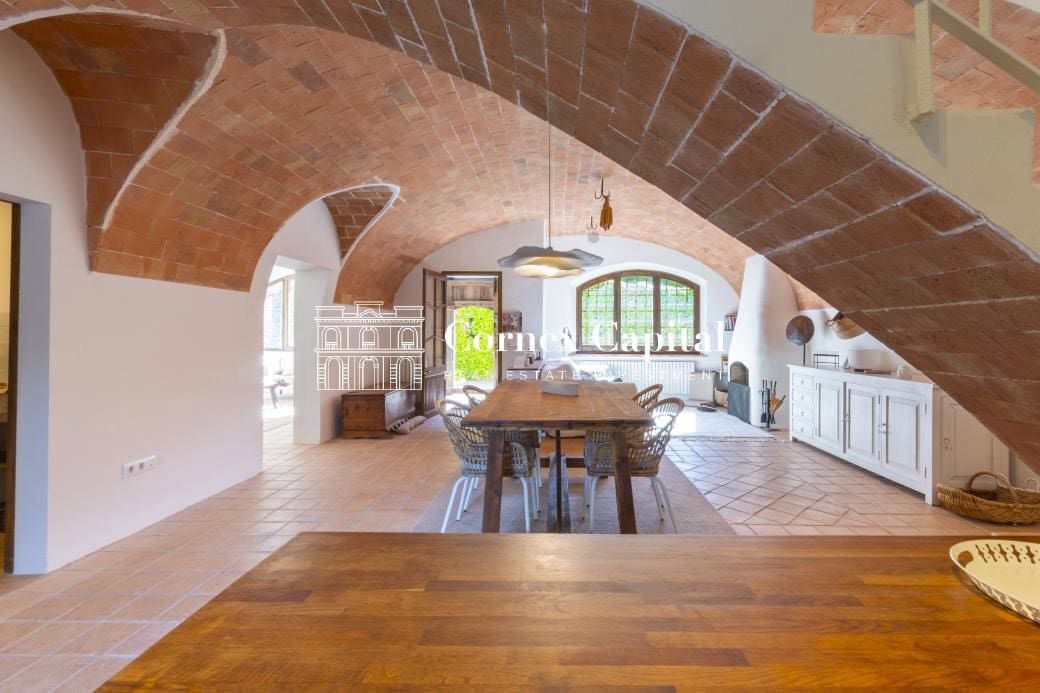 Maison de Ville de 4 chambres à louer à Vilopriu avec piscine garage - 10 000 € (Ref: 8398991)