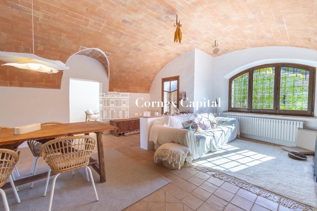 Maison de Ville de 4 chambres à louer à Vilopriu avec piscine garage - 10 000 € (Ref: 8398991)