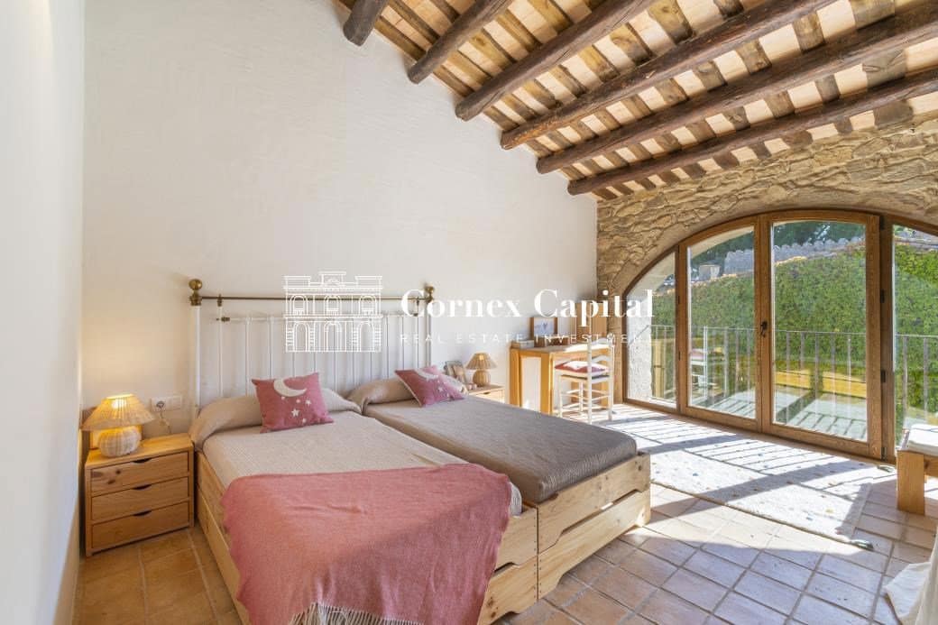 Maison de Ville de 4 chambres à louer à Vilopriu avec piscine garage - 10 000 € (Ref: 8398991)