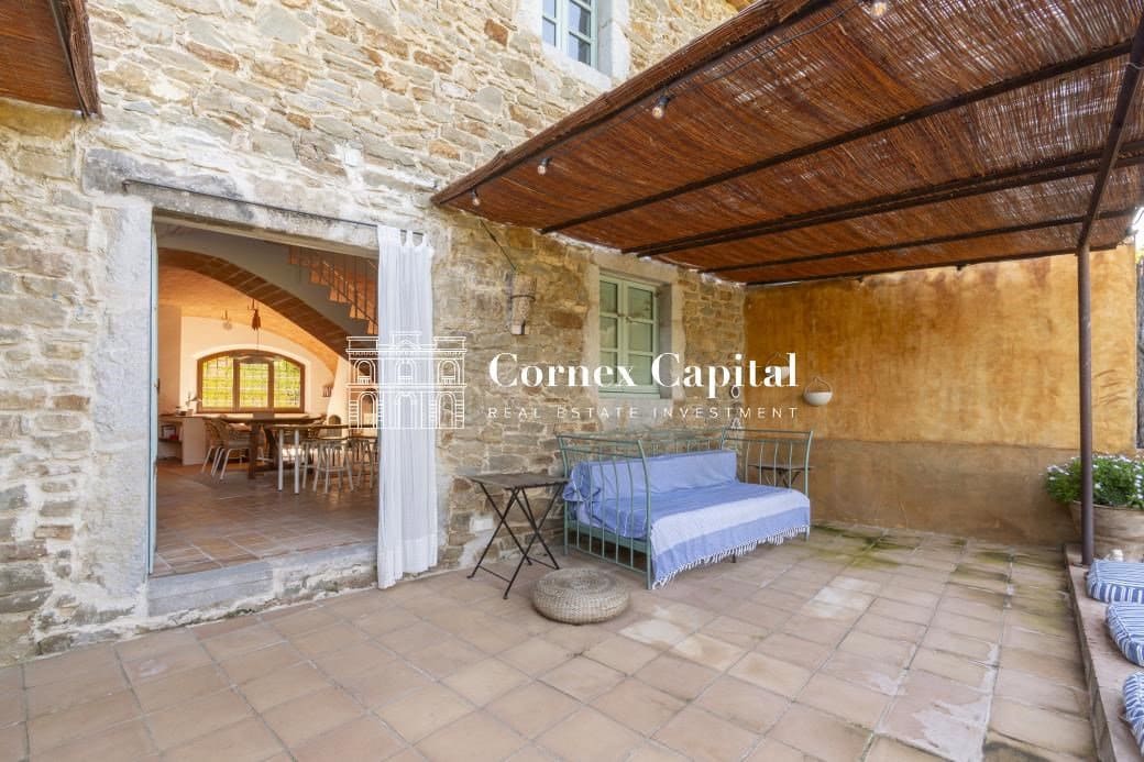 Maison de Ville de 4 chambres à louer à Vilopriu avec piscine garage - 10 000 € (Ref: 8398991)