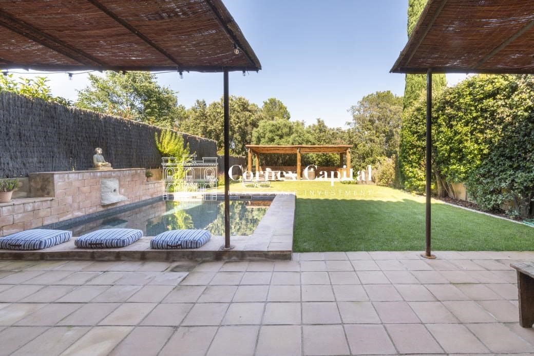 Maison de Ville de 4 chambres à louer à Vilopriu avec piscine garage - 10 000 € (Ref: 8398991)
