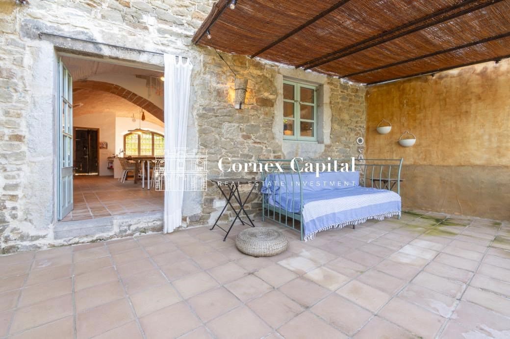 Maison de Ville de 4 chambres à louer à Vilopriu avec piscine garage - 10 000 € (Ref: 8398991)