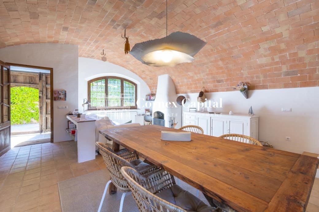 Maison de Ville de 4 chambres à louer à Vilopriu avec piscine garage - 10 000 € (Ref: 8398991)