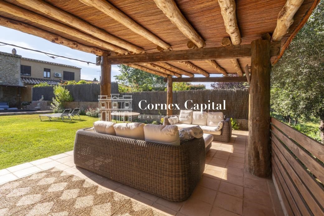 Maison de Ville de 4 chambres à louer à Vilopriu avec piscine garage - 10 000 € (Ref: 8398991)