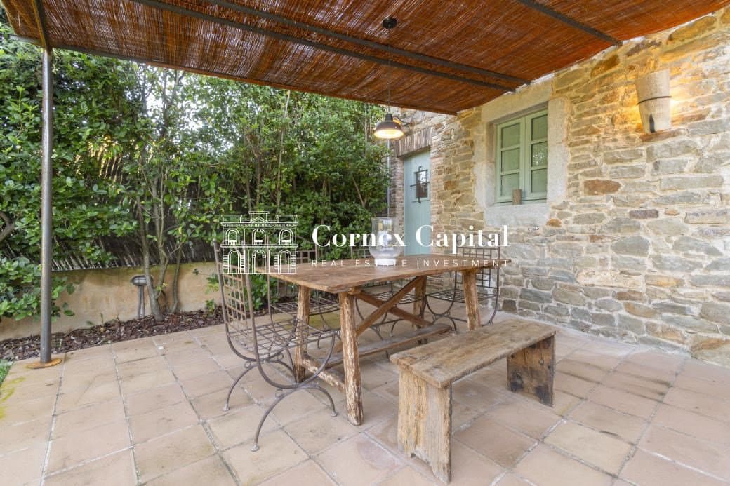 Maison de Ville de 4 chambres à louer à Vilopriu avec piscine garage - 10 000 € (Ref: 8398991)
