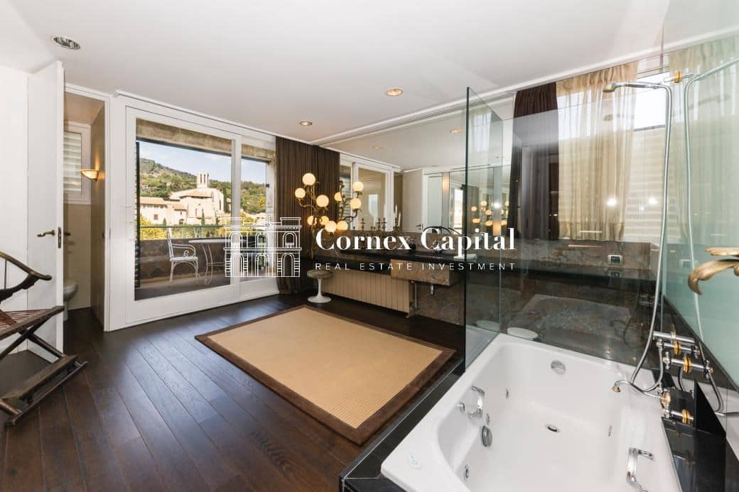 5 sovrum Lägenhet att hyra i Barcelona stad med garage - 17 000 € (Ref: 8526989)