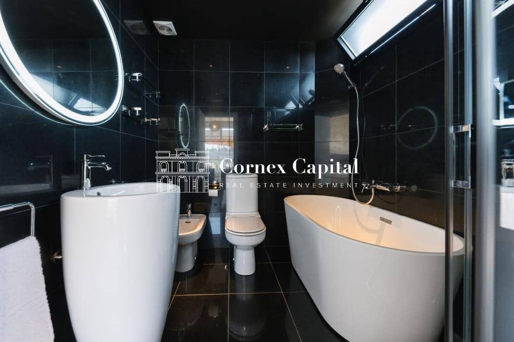 5 sovrum Lägenhet att hyra i Barcelona stad med garage - 17 000 € (Ref: 8526989)