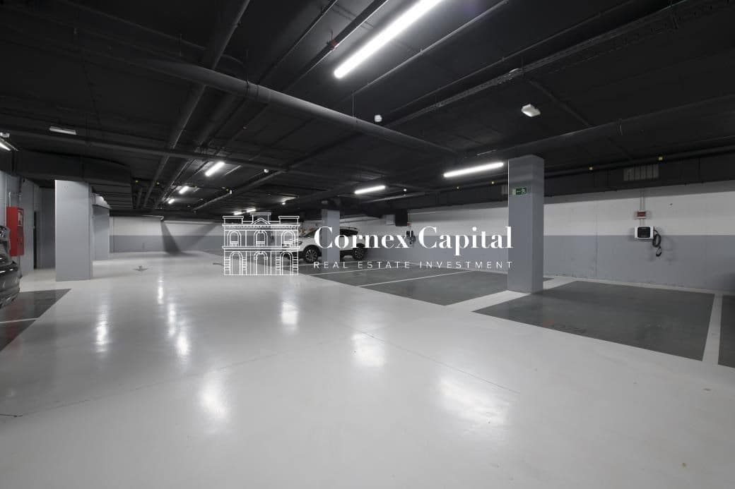 4 soveværelse Lejlighed til salg i Esplugues de Llobregat med swimmingpool garage - € 2.211.000 (Ref: 8576487)