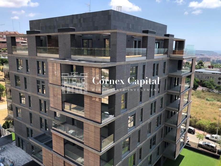 4 soveværelse Lejlighed til salg i Esplugues de Llobregat med swimmingpool garage - € 2.211.000 (Ref: 8576487)