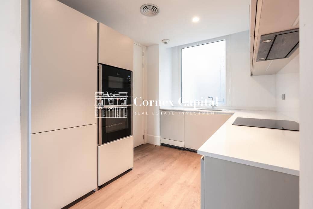 2 soveværelse Lejlighed til salg i Barcelona by med garage - € 1.700.000 (Ref: 8766828)