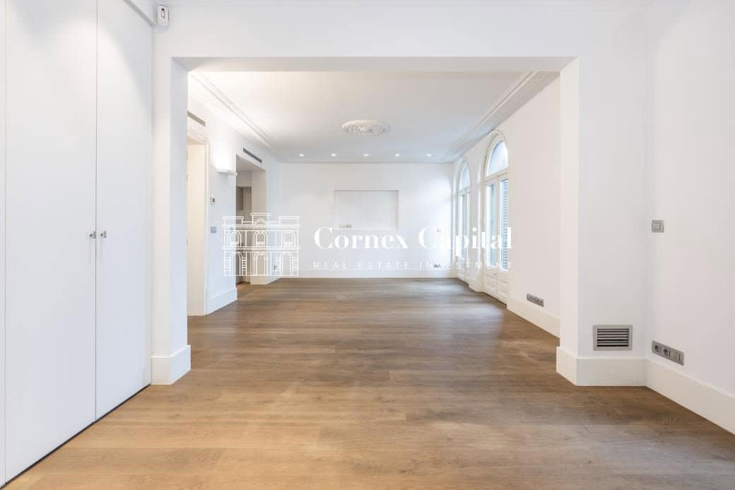 2 slaapkamer Appartement te koop in Barcelona stad met garage - € 1.700.000 (Ref: 8766828)