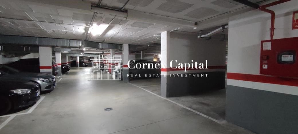 Garage til salg i Barcelona by - € 24.000 (Ref: 8773342)
