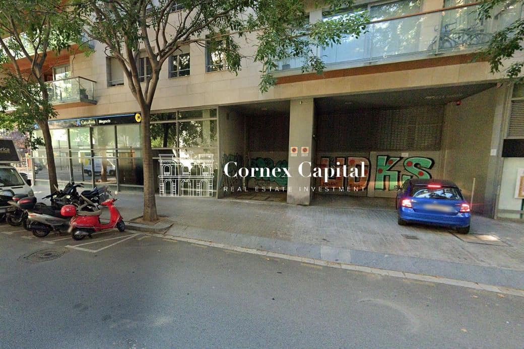 Garage til salg i Barcelona by - € 24.000 (Ref: 8773342)