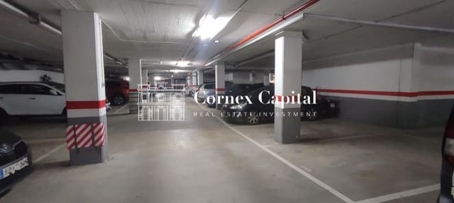 Garage til salg i El Poblenou, Barcelona by - € 23.000 (Ref: 8921766)