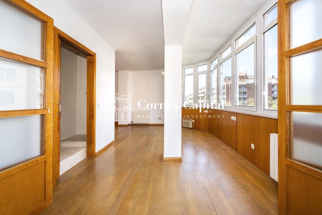 2 slaapkamer Appartement te koop in Barcelona stad - € 777.000 (Ref: 8924283)