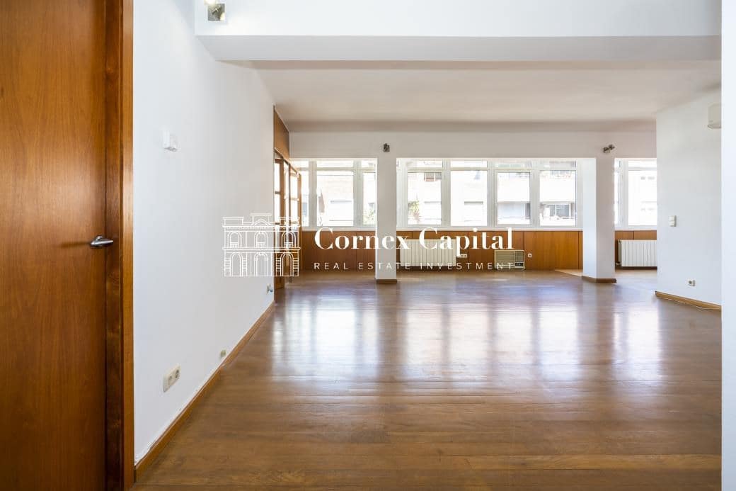 2 slaapkamer Appartement te koop in Barcelona stad - € 777.000 (Ref: 8924283)