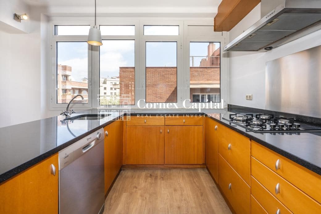 2 slaapkamer Appartement te koop in Barcelona stad - € 777.000 (Ref: 8924283)