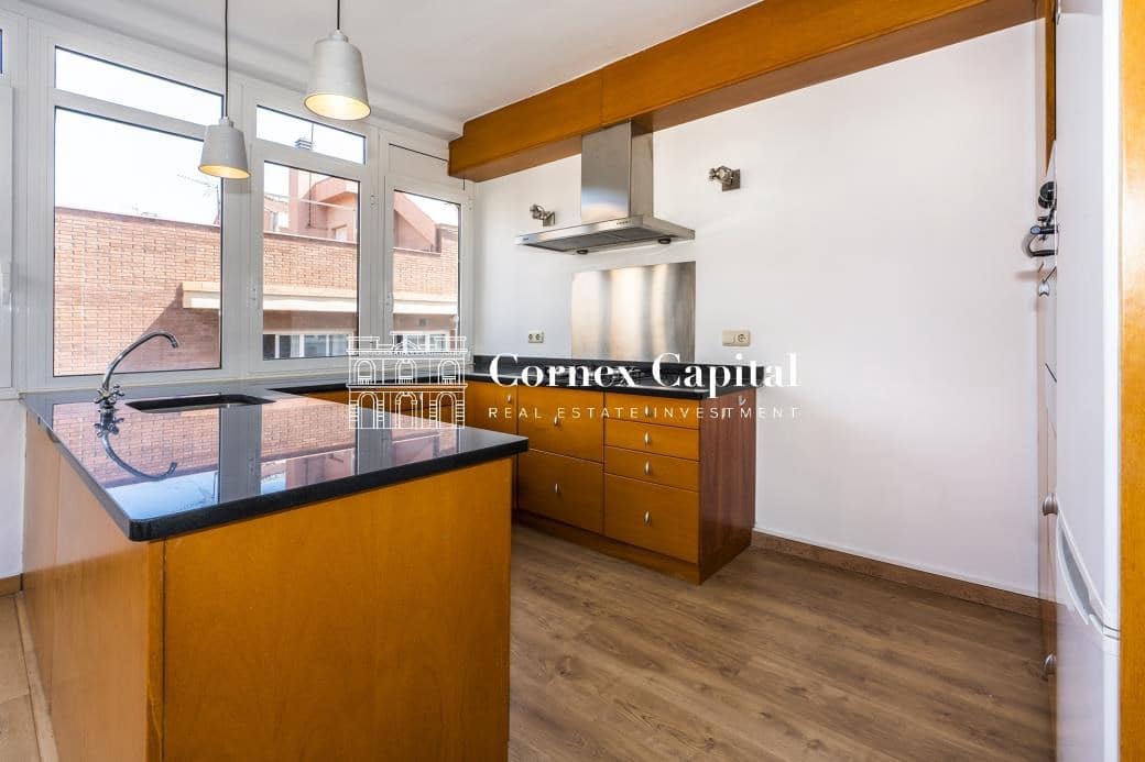 2 slaapkamer Appartement te koop in Barcelona stad - € 777.000 (Ref: 8924283)