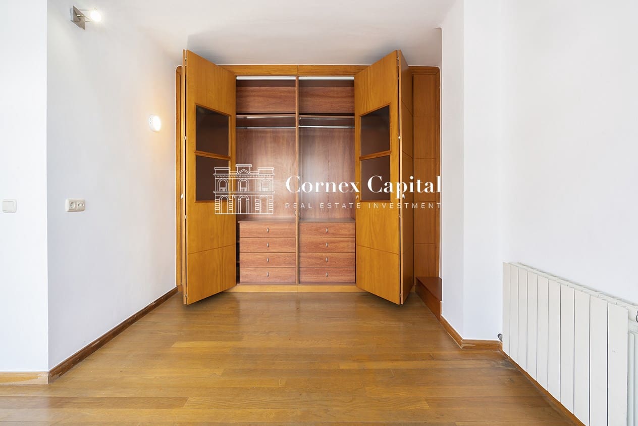 2 slaapkamer Appartement te koop in Barcelona stad - € 777.000 (Ref: 8924283)