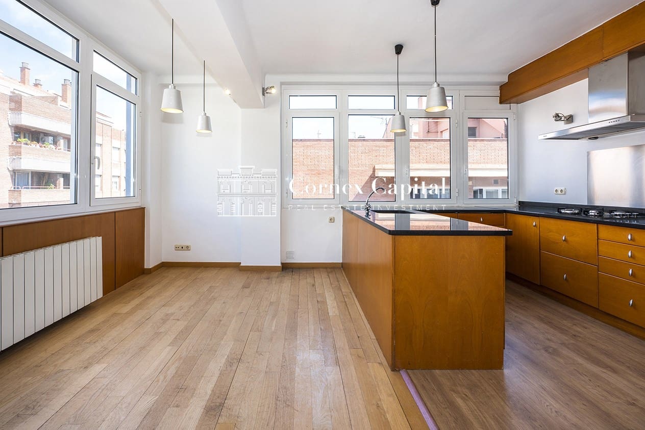 2 slaapkamer Appartement te koop in Barcelona stad - € 777.000 (Ref: 8924283)