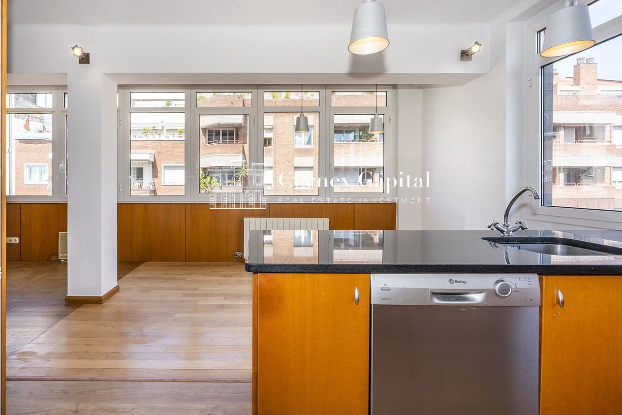 2 slaapkamer Appartement te koop in Barcelona stad - € 777.000 (Ref: 8924283)