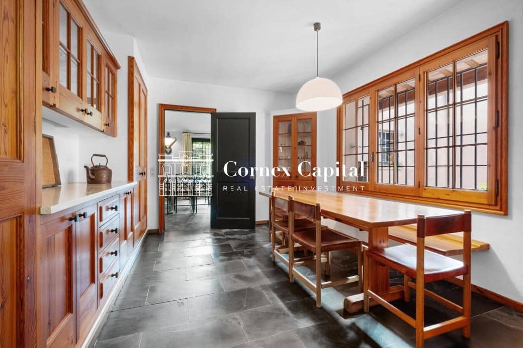 10 soverom Villa til salgs i Mont-ras med svømmebasseng garasje - € 2 950 000 (Ref: 9104685)