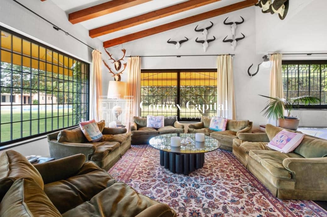 10 soverom Villa til salgs i Mont-ras med svømmebasseng garasje - € 2 950 000 (Ref: 9104685)