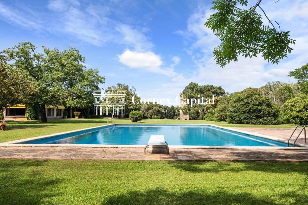 10 soverom Villa til salgs i Mont-ras med svømmebasseng garasje - € 2 950 000 (Ref: 9104685)