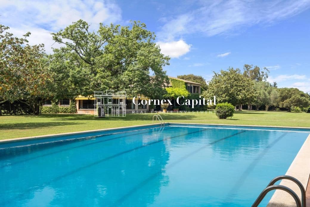 10 soverom Villa til salgs i Mont-ras med svømmebasseng garasje - € 2 950 000 (Ref: 9104685)