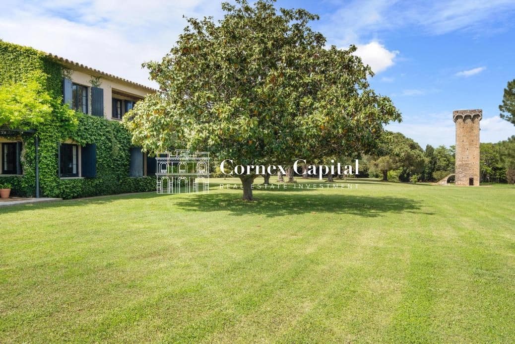 10 soverom Villa til salgs i Mont-ras med svømmebasseng garasje - € 2 950 000 (Ref: 9104685)