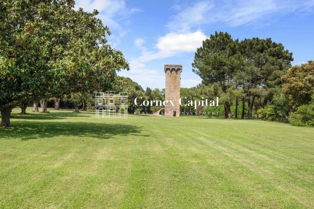 10 soverom Villa til salgs i Mont-ras med svømmebasseng garasje - € 2 950 000 (Ref: 9104685)