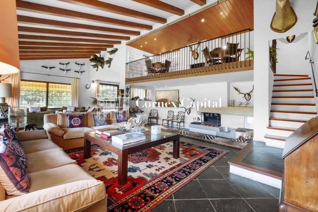 10 soverom Villa til salgs i Mont-ras med svømmebasseng garasje - € 2 950 000 (Ref: 9104685)