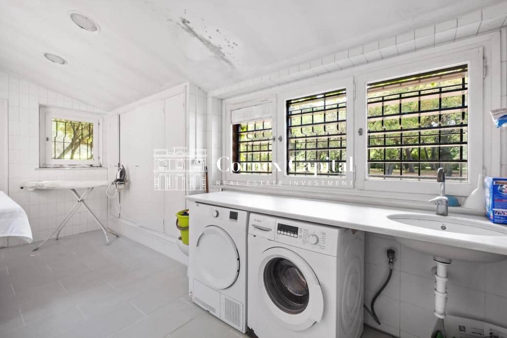 10 soverom Villa til salgs i Mont-ras med svømmebasseng garasje - € 2 950 000 (Ref: 9104685)