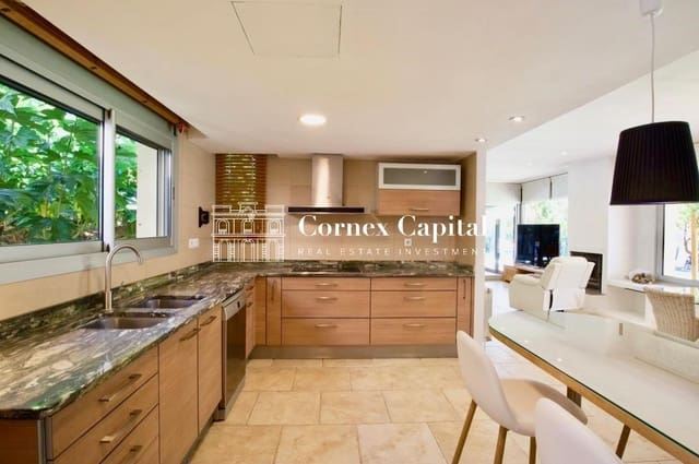 6 bedroom Villa for sale in L'Escala with pool garage - € 1,190,000 (Ref: 9116122)