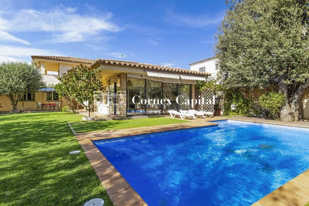 6 Zimmer Villa zu verkaufen in L'Escala mit Pool Garage - 1.190.000 € (Ref: 9116122)