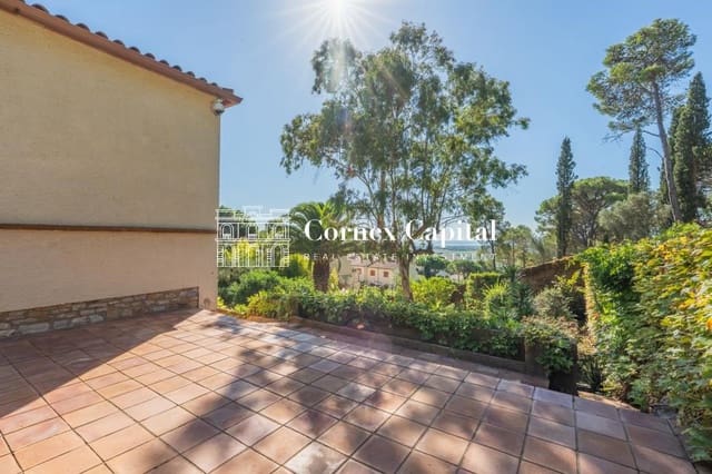 6 chambre Villa/Maison à vendre à L'Estartit, Torroella de Montgrí avec piscine garage - 1 150 000 € (Ref: 9165808)