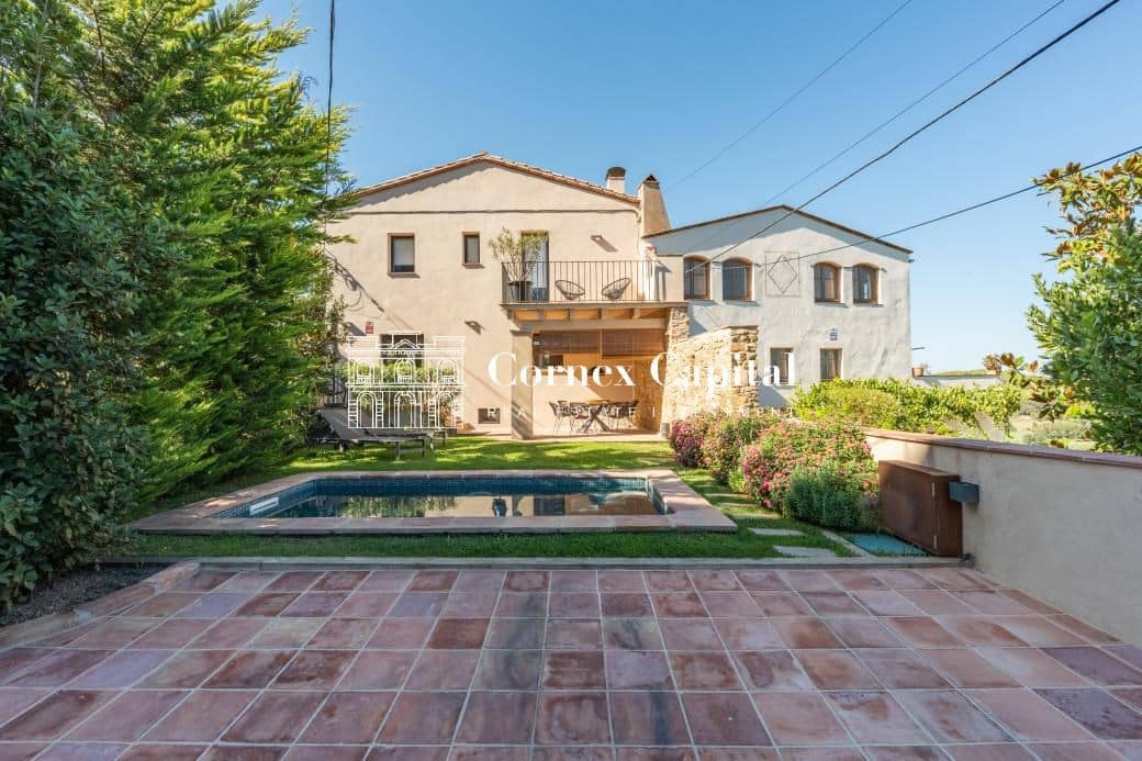 3 soveværelse Byhus til salg i Castell d'Emporda med swimmingpool - € 765.000 (Ref: 9215086)