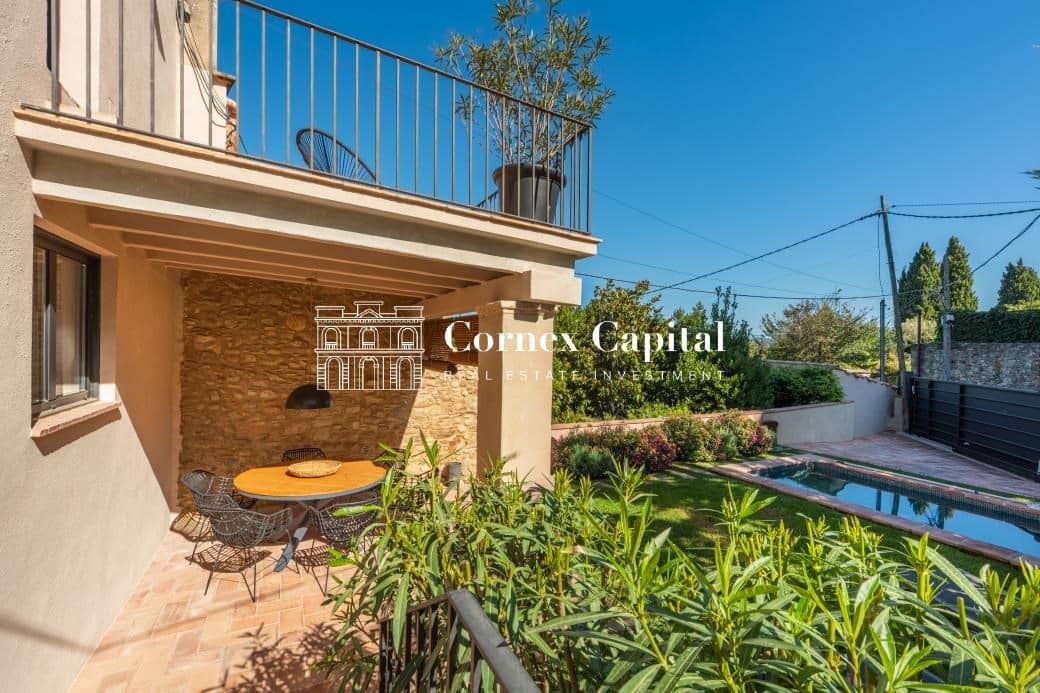 3 soveværelse Byhus til salg i Castell d'Emporda med swimmingpool - € 765.000 (Ref: 9215086)