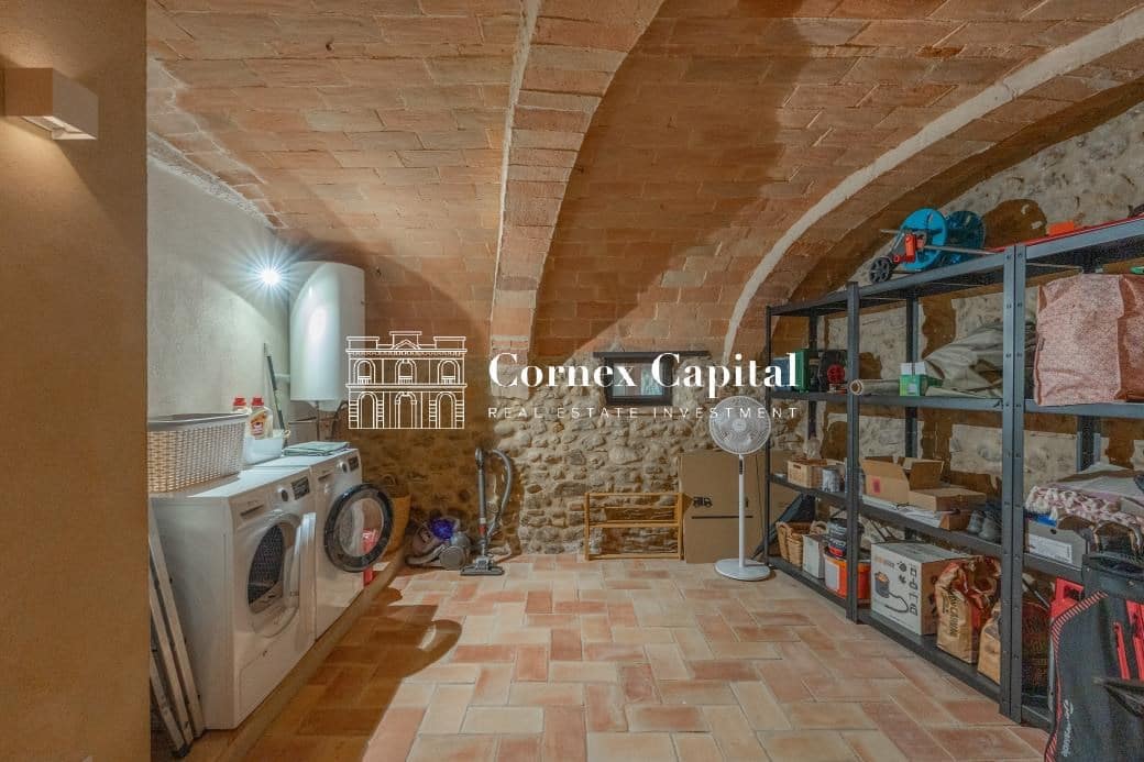 3 soveværelse Byhus til salg i Castell d'Emporda med swimmingpool - € 765.000 (Ref: 9215086)