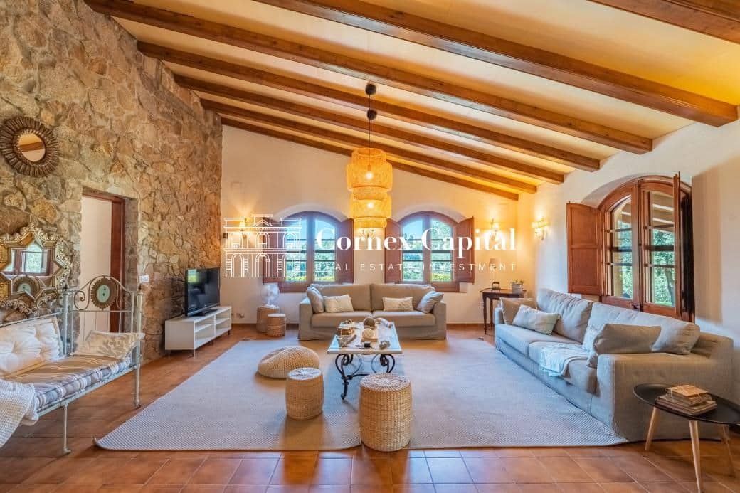 7 soveværelse Finca/Landehus til leje i Llabia med swimmingpool - € 10.000 (Ref: 9264292)