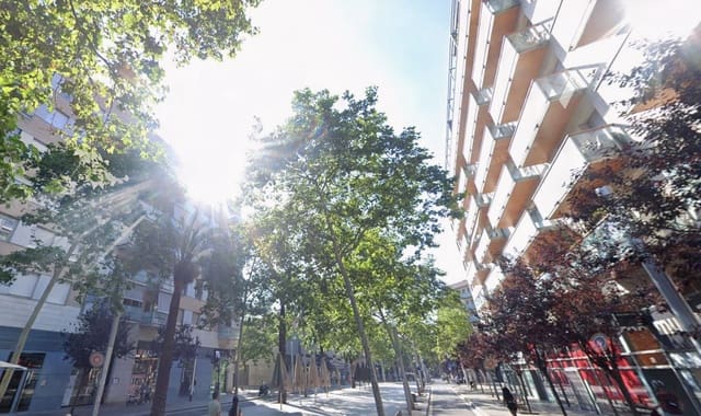 Garage in vendita in El Poblenou, Barcelona città - 23.000 € (Rif: 9282050)